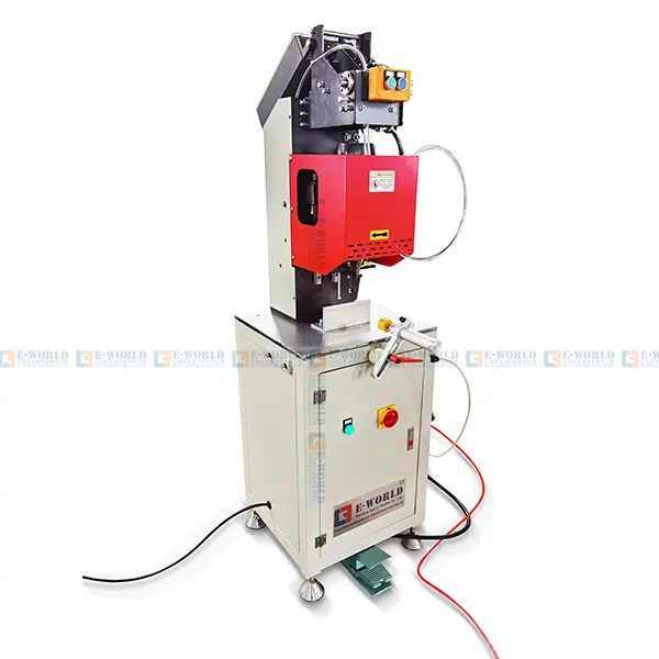 Automatic screw fixing machine