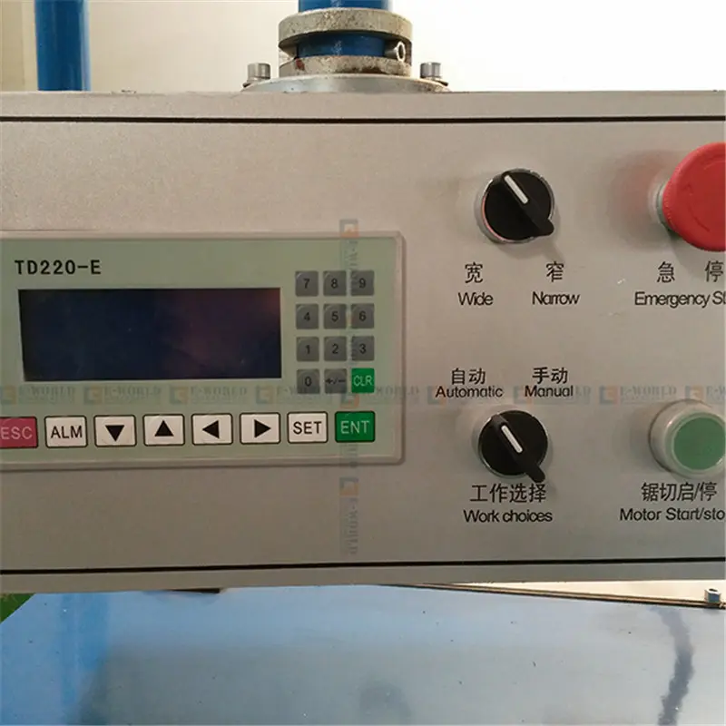 CNC Automatic Aluminum Window Connector Saw04.jpg